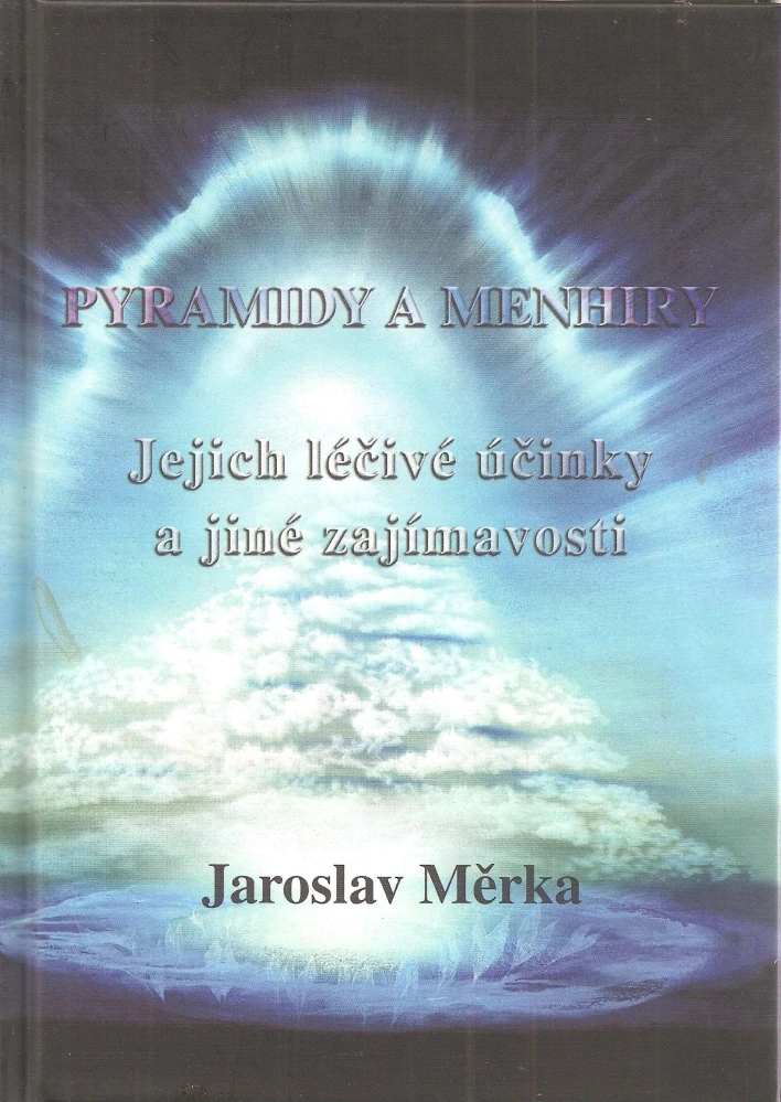 Pyramidy a menhiry